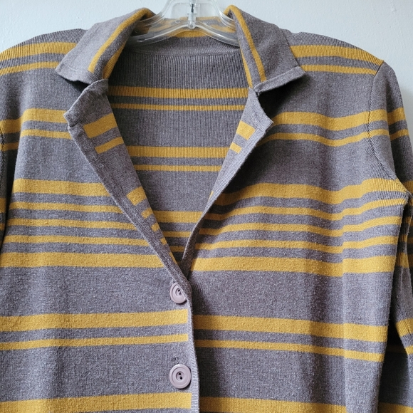 Size M/L - soft and comfy sweater - grey with tan stripes - Picture 2 of 3